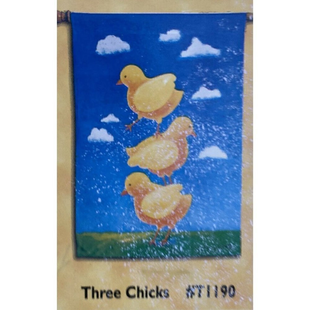 Toland Standard Art Flag 24” x 36”  Three Chicks‎